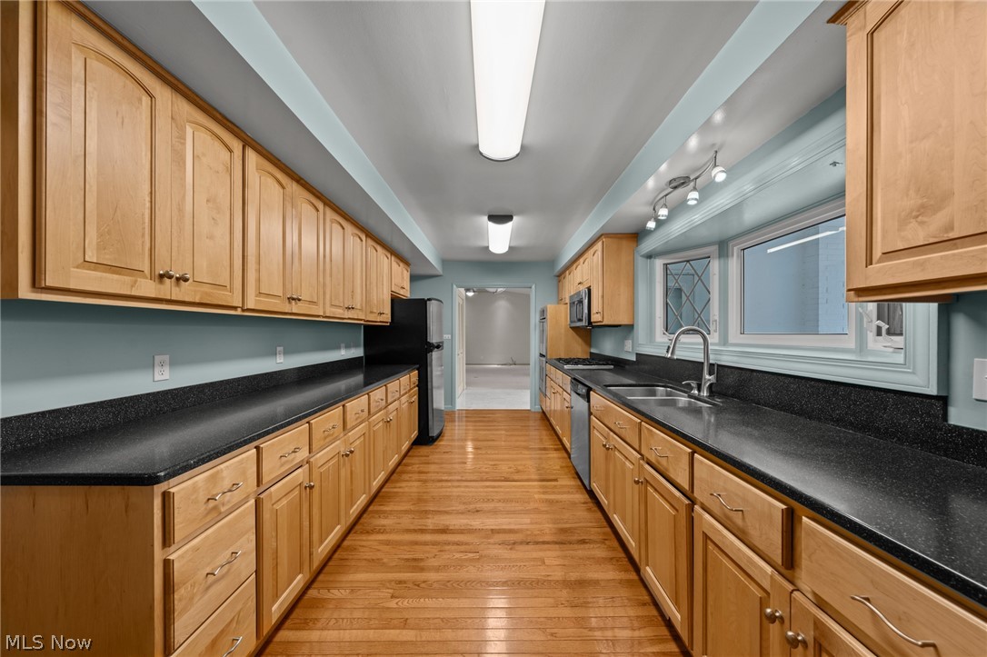 24800 Shaker Boulevard Property Photo 15