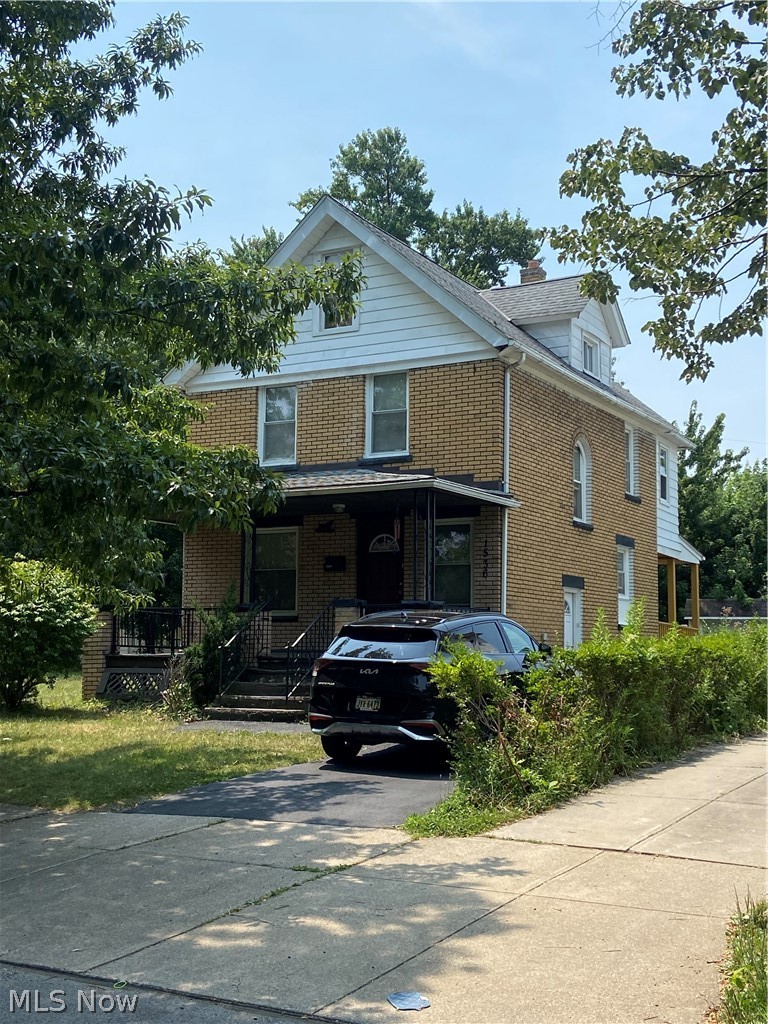 1536 E 195th Street
