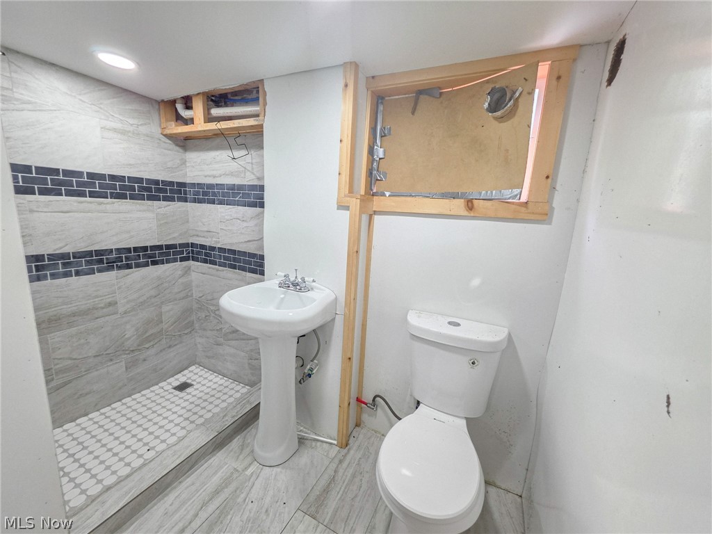 875 Cameron Avenue Property Photo 35
