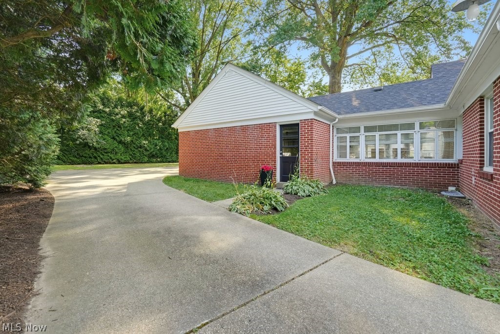 2468 Ridgewood Road Property Photo 7