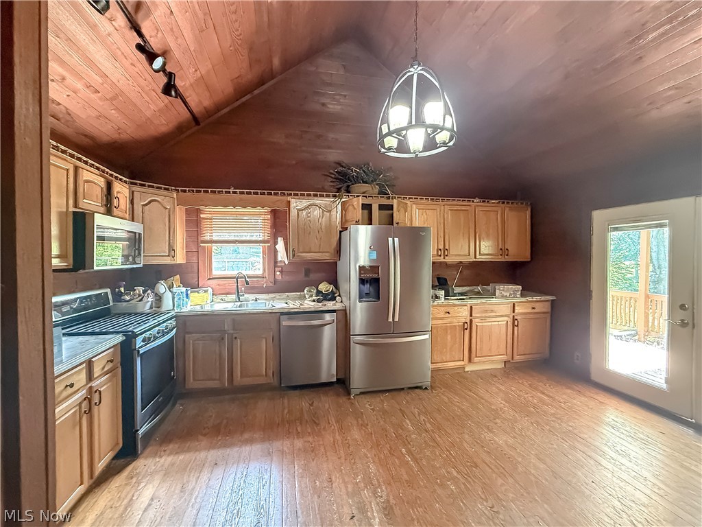 825 Hannaman Property Photo 4