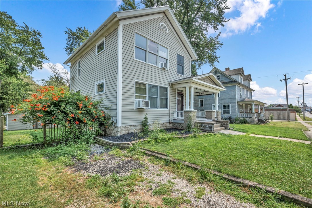 308 Castalia Street Property Photo 5