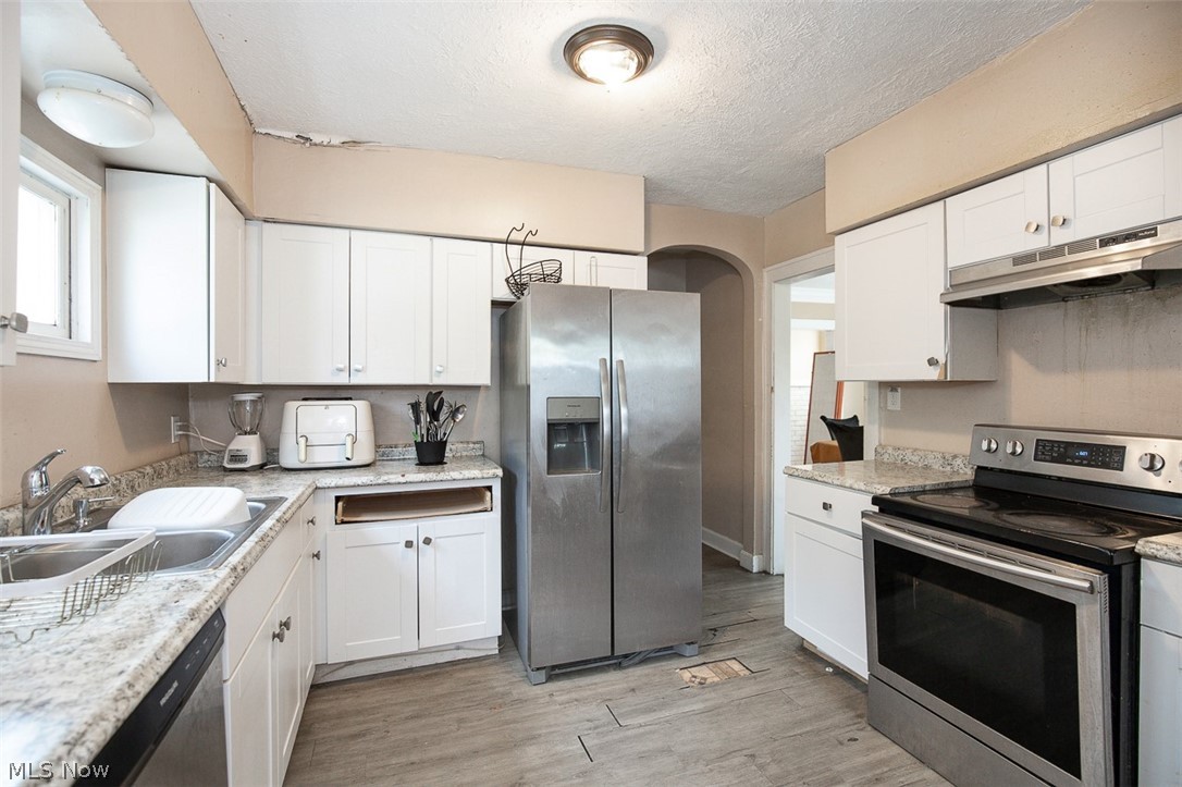 970 Whitby Road Property Photo 4