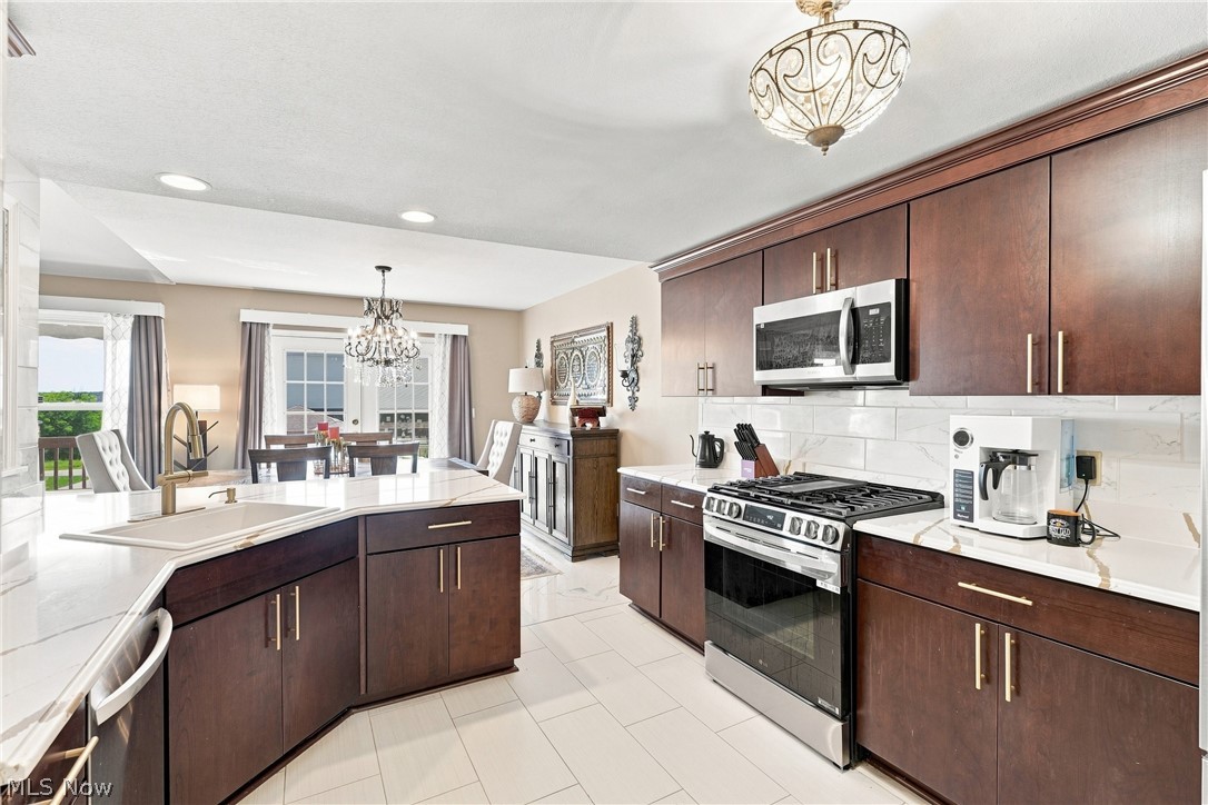 843 Cedar Way Property Photo 15