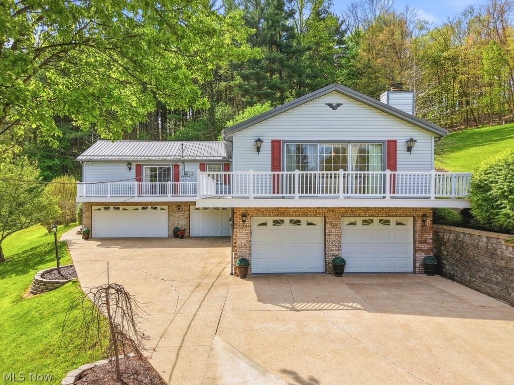 411 E Mohawk Drive Property Photo 1