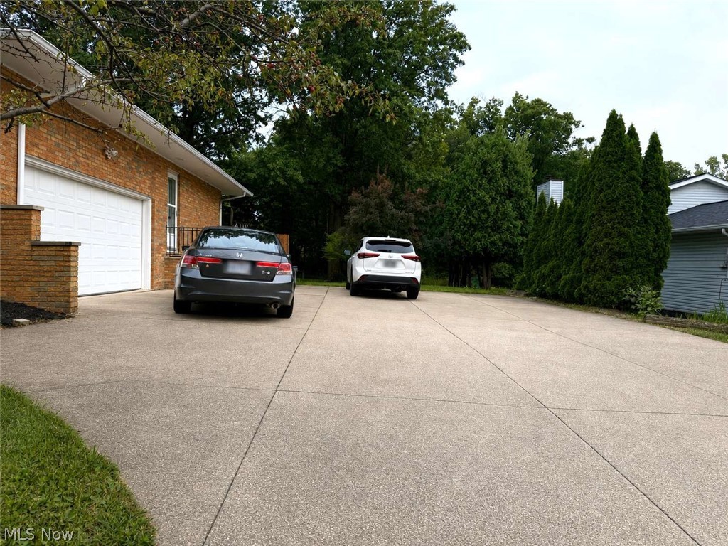 2700 E Royalton Road Property Photo 18