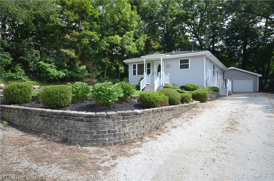 2910 Farmdale Road Property Photo 2