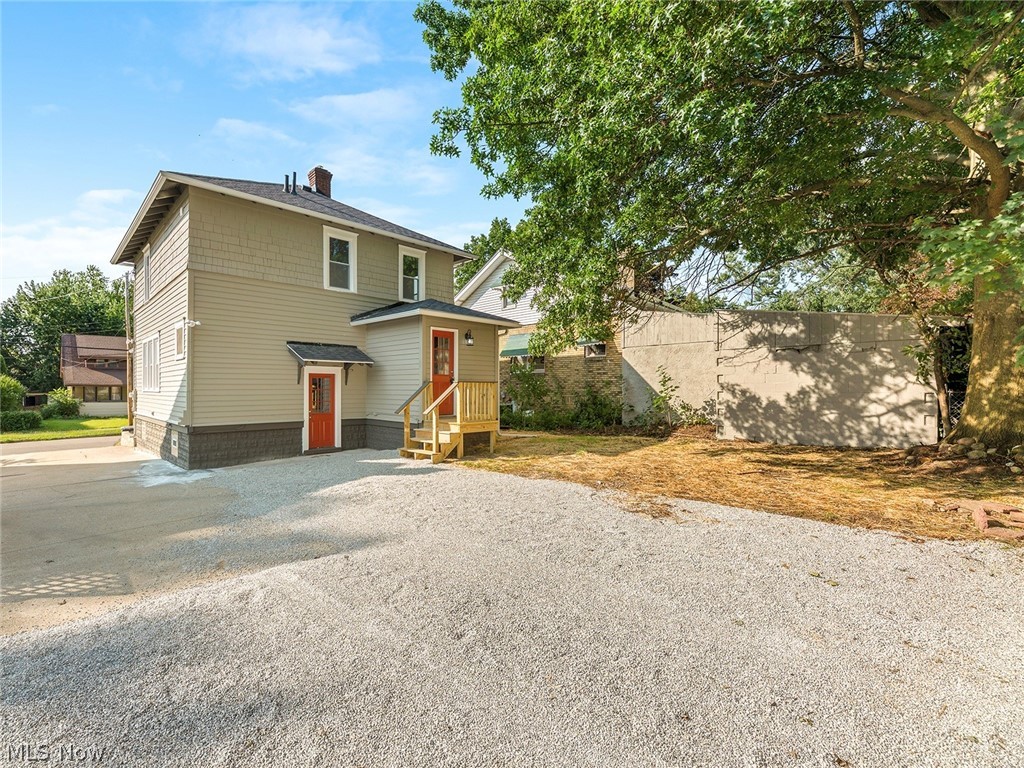 677 Eastland Avenue Property Photo 20