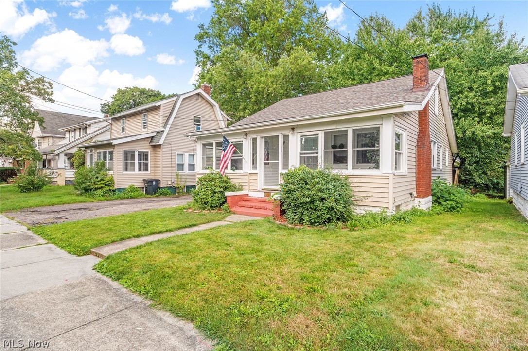 1228 Beardsley Street Property Photo 3
