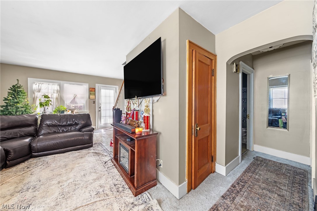 1228 Beardsley Street Property Photo 8