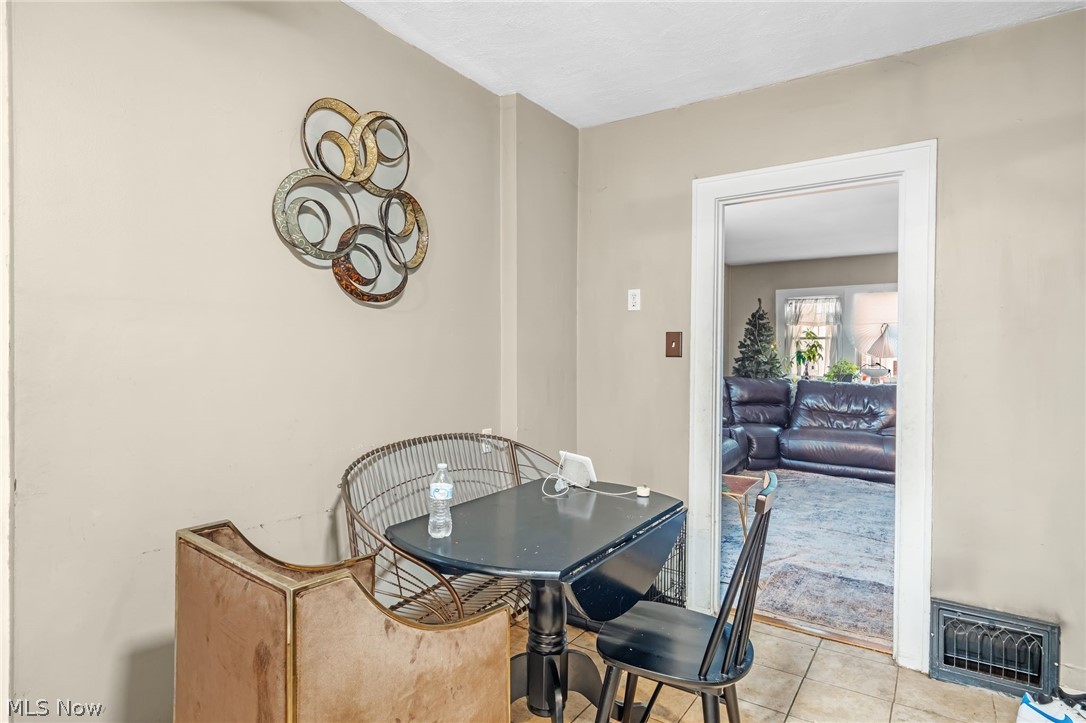 1228 Beardsley Street Property Photo 14