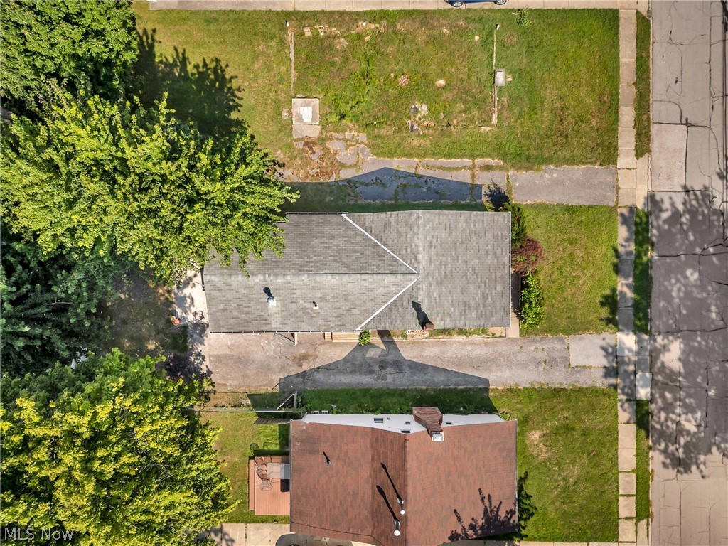 290 E 317th Street Property Photo 5