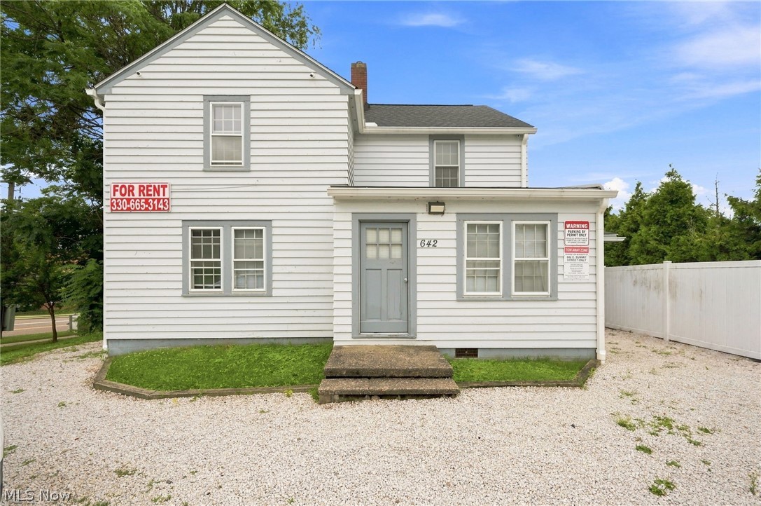 642 E Summit Street Property Photo 3