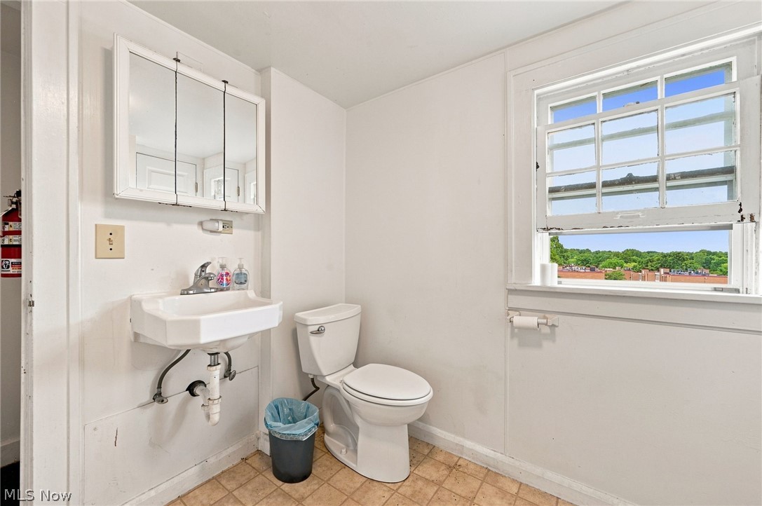 642 E Summit Street Property Photo 25
