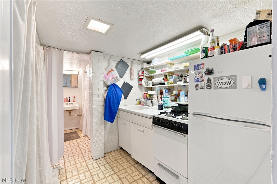 642 E Summit Street Property Photo 31