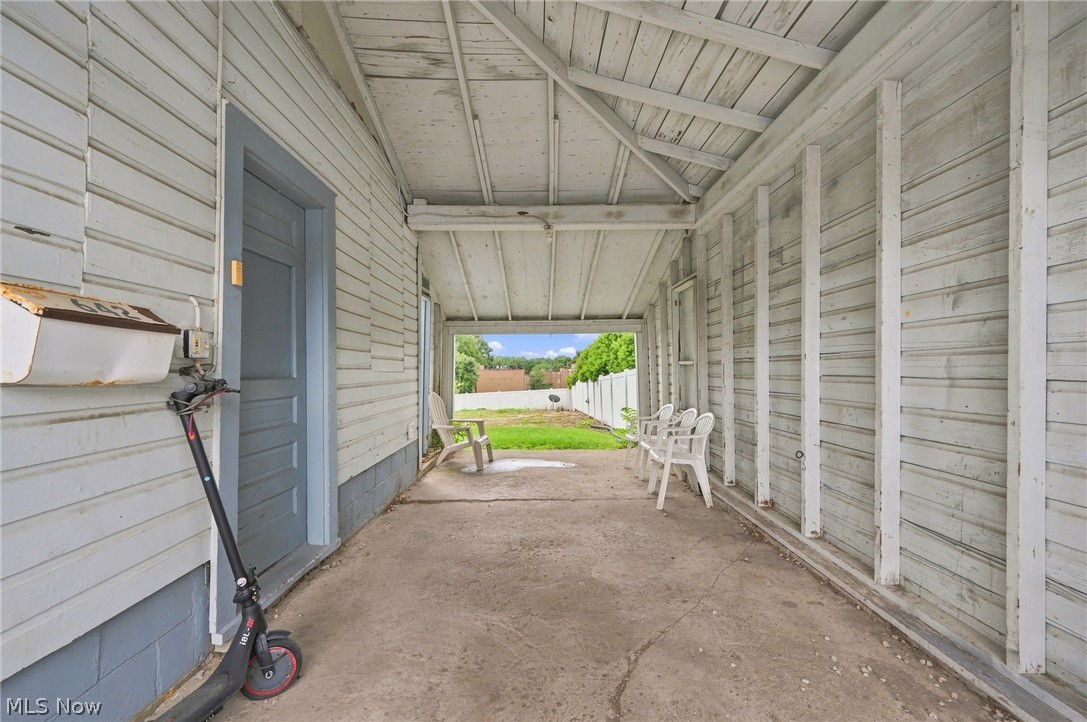 642 E Summit Street Property Photo 39