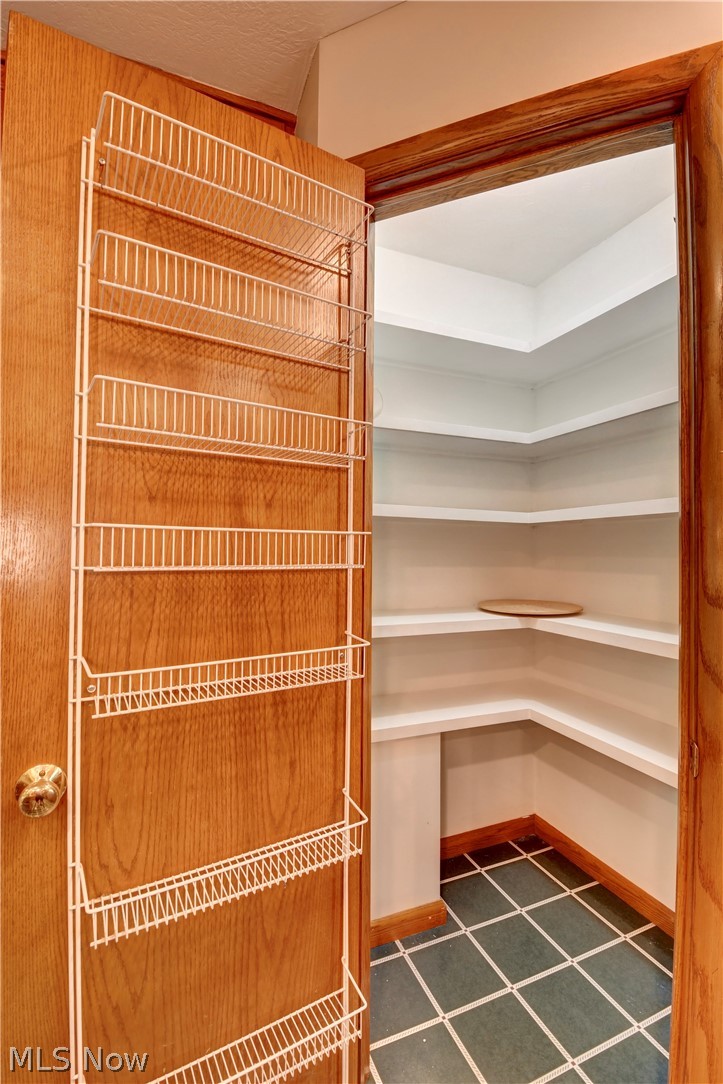 3136 Englewood Drive Property Photo 15