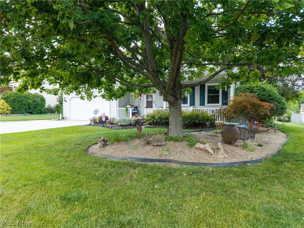 4153 Rolling Hills Property Photo 3