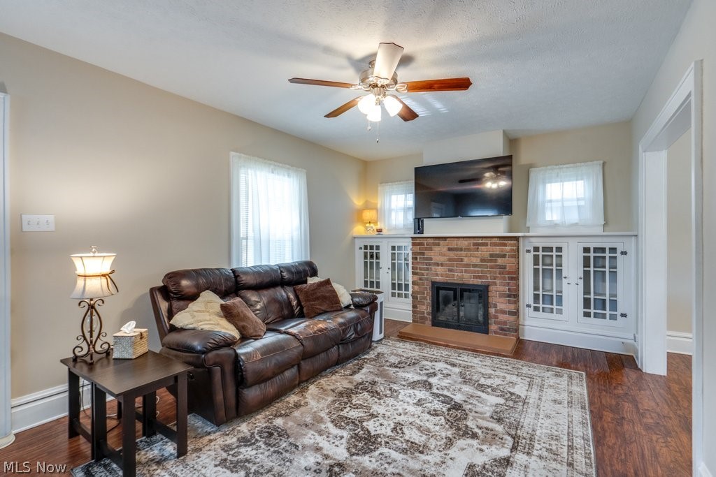 77 Devonshire Drive Property Photo 4