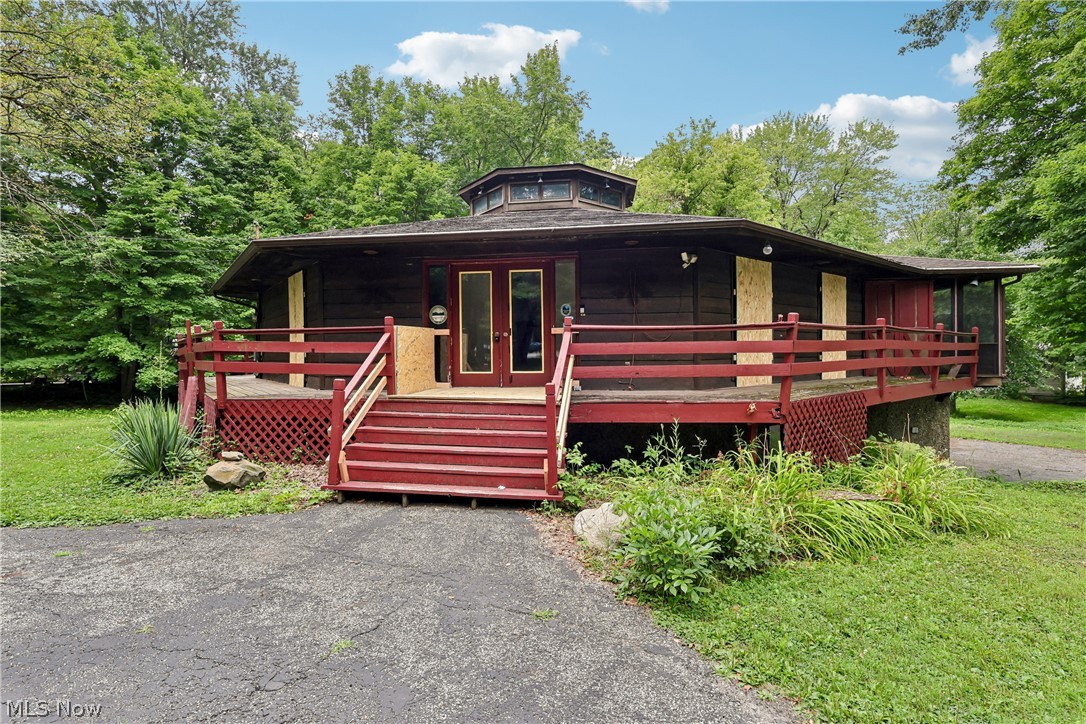 9550 Olde 8 Road Property Photo 1