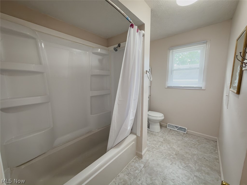 890 Independence Avenue Property Photo 10