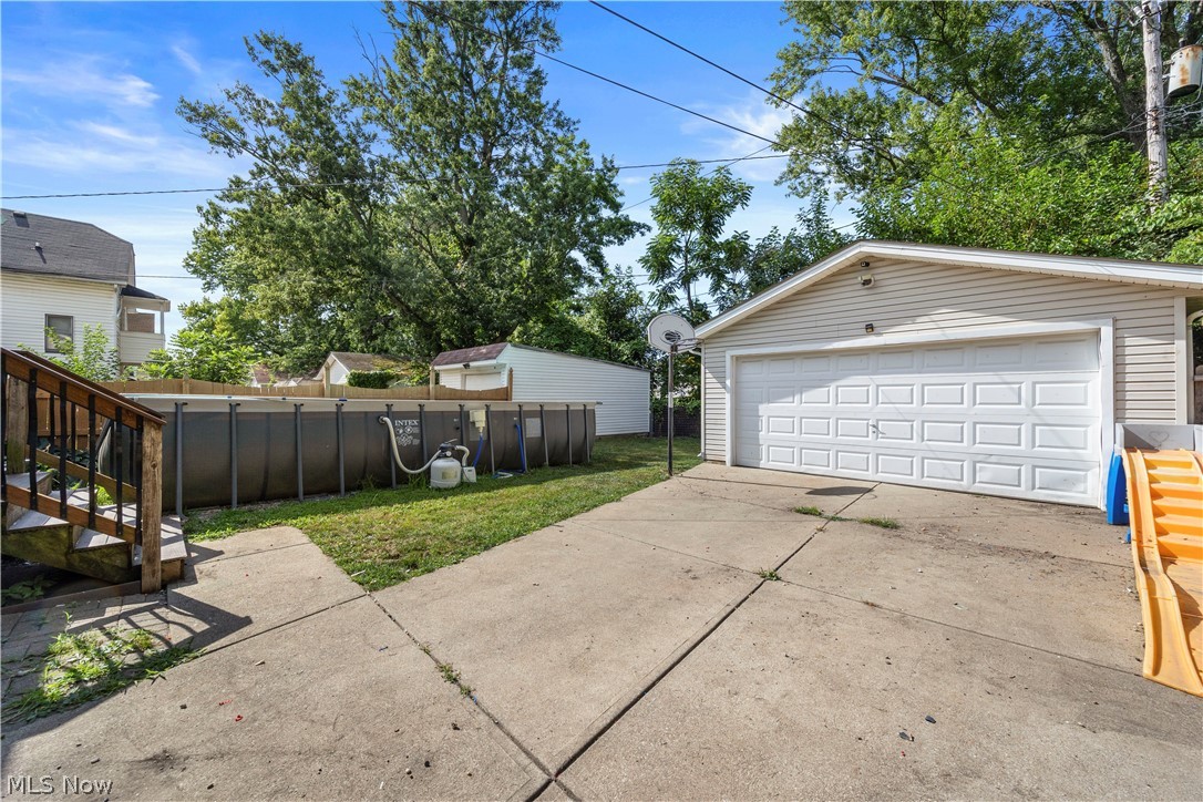 9901 Sladden Avenue Property Photo 4