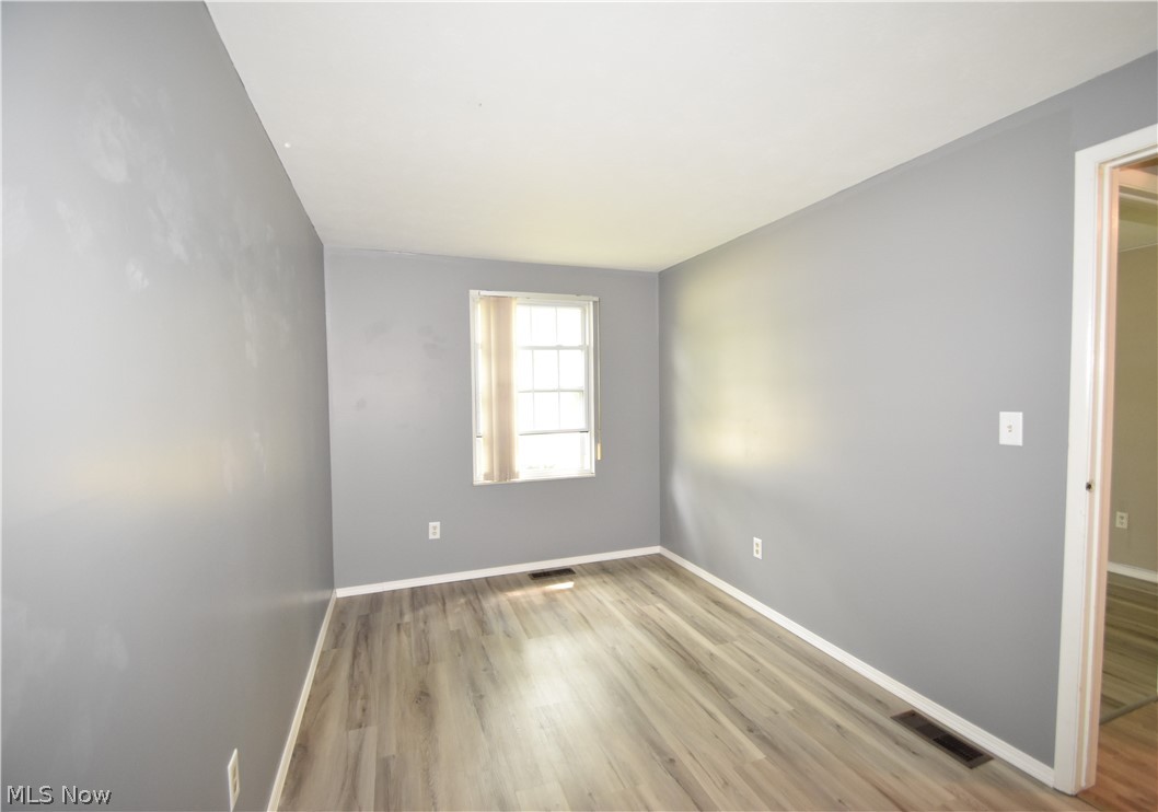 143 Camrose Drive Property Photo 16