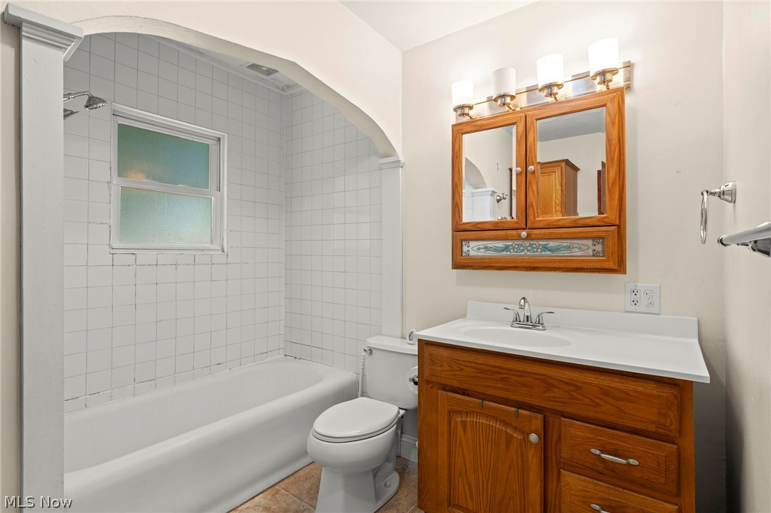2318 Mogadore Road Property Photo 10