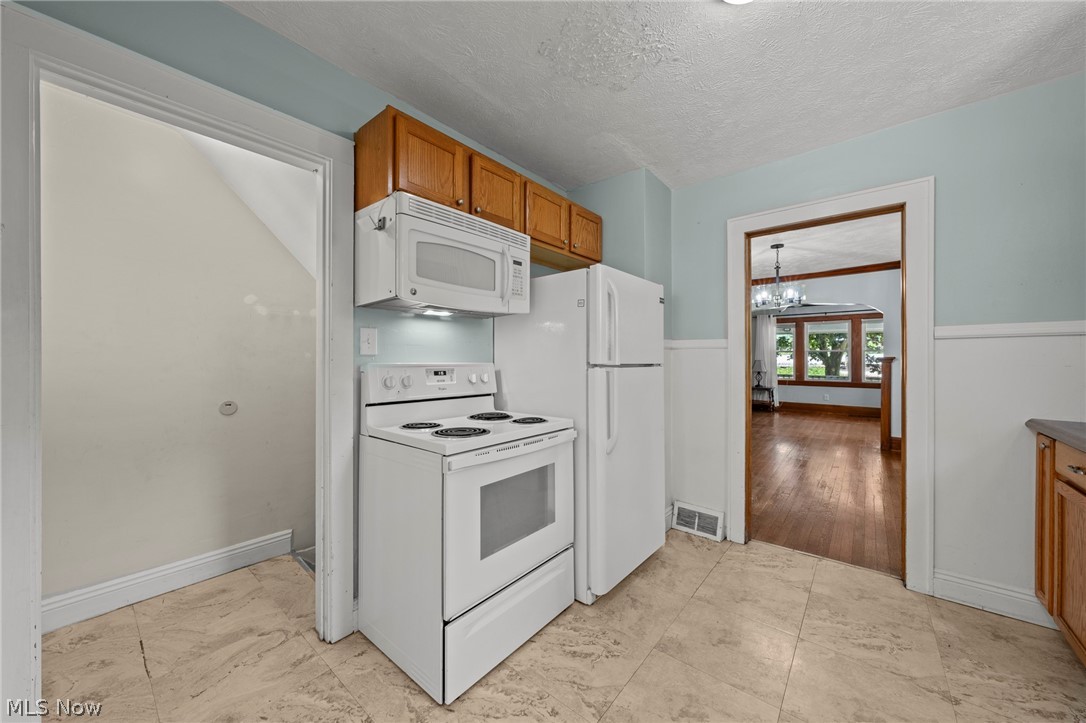 2318 Mogadore Road Property Photo 15