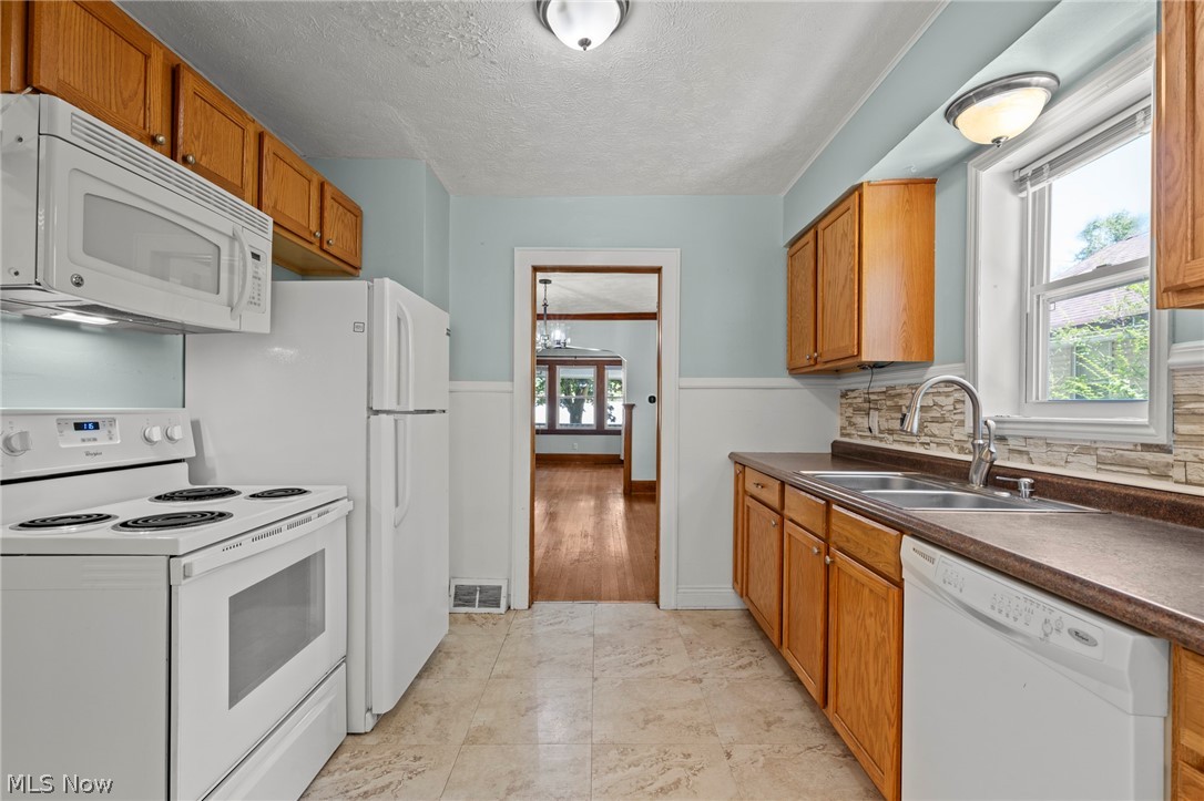2318 Mogadore Road Property Photo 17