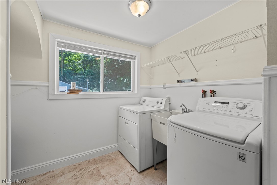 2318 Mogadore Road Property Photo 18