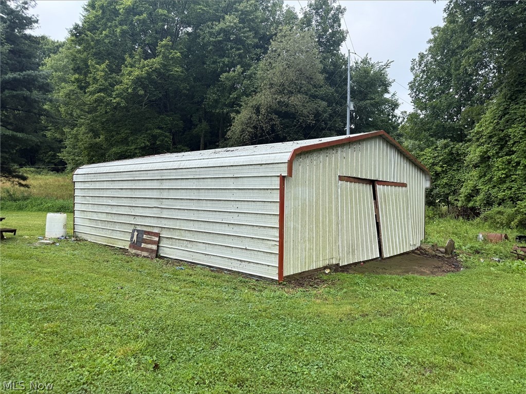 1027 Township Road 3475 Property Photo 3