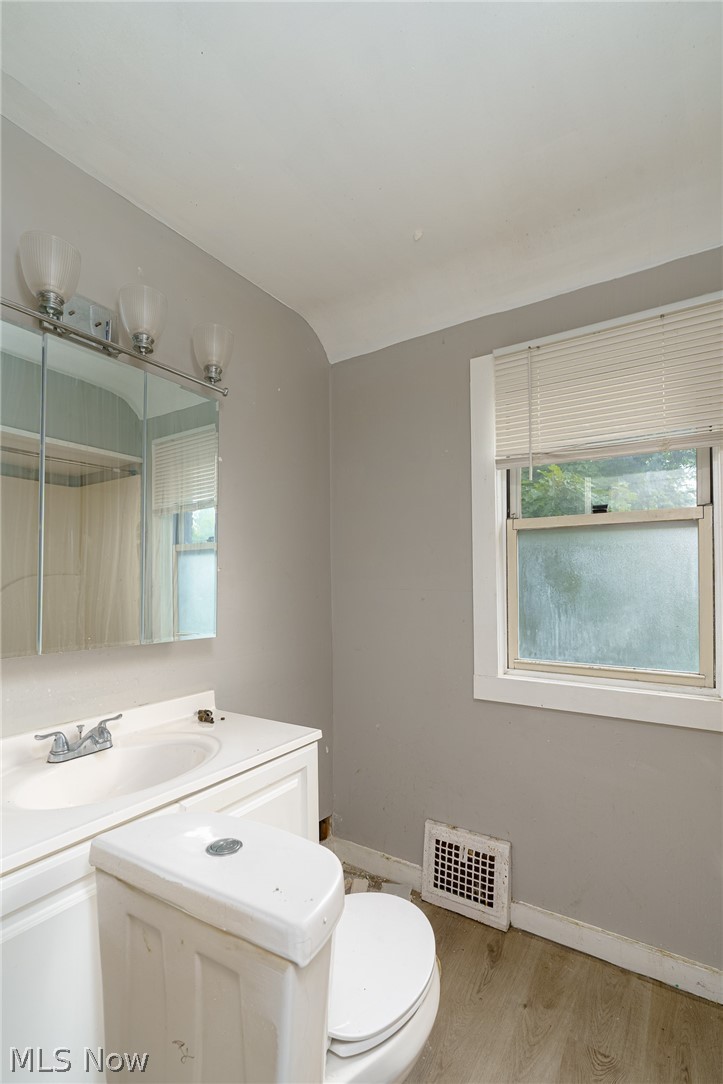 4212 E 147th Street Property Photo 8