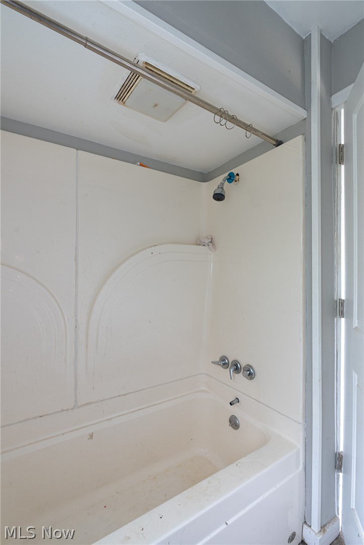 4212 E 147th Street Property Photo 9