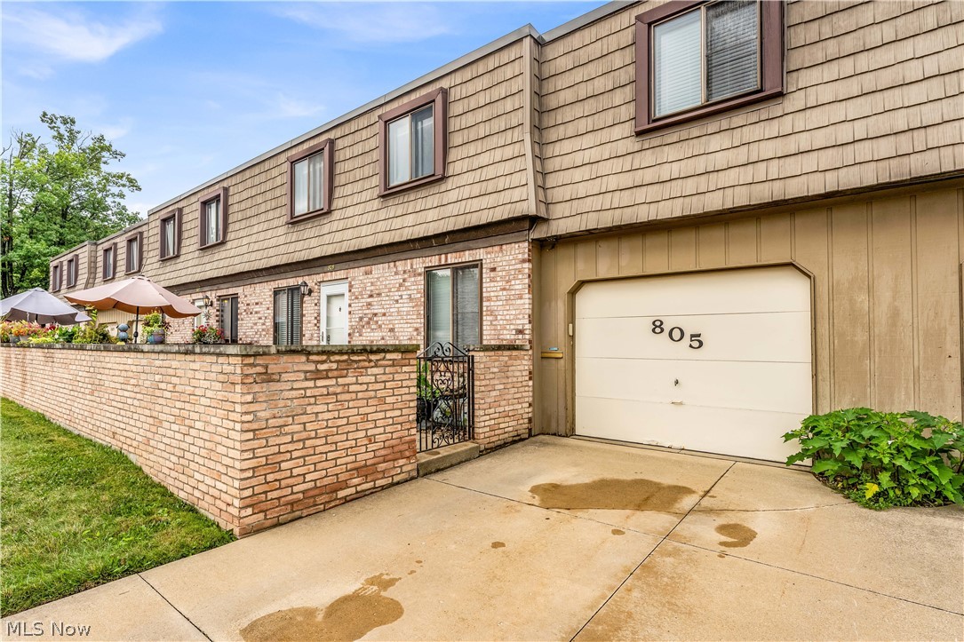 805 Tollis Pky