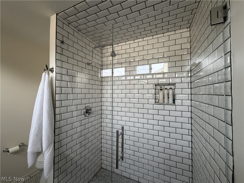 907 Glenview Drive Property Photo 28