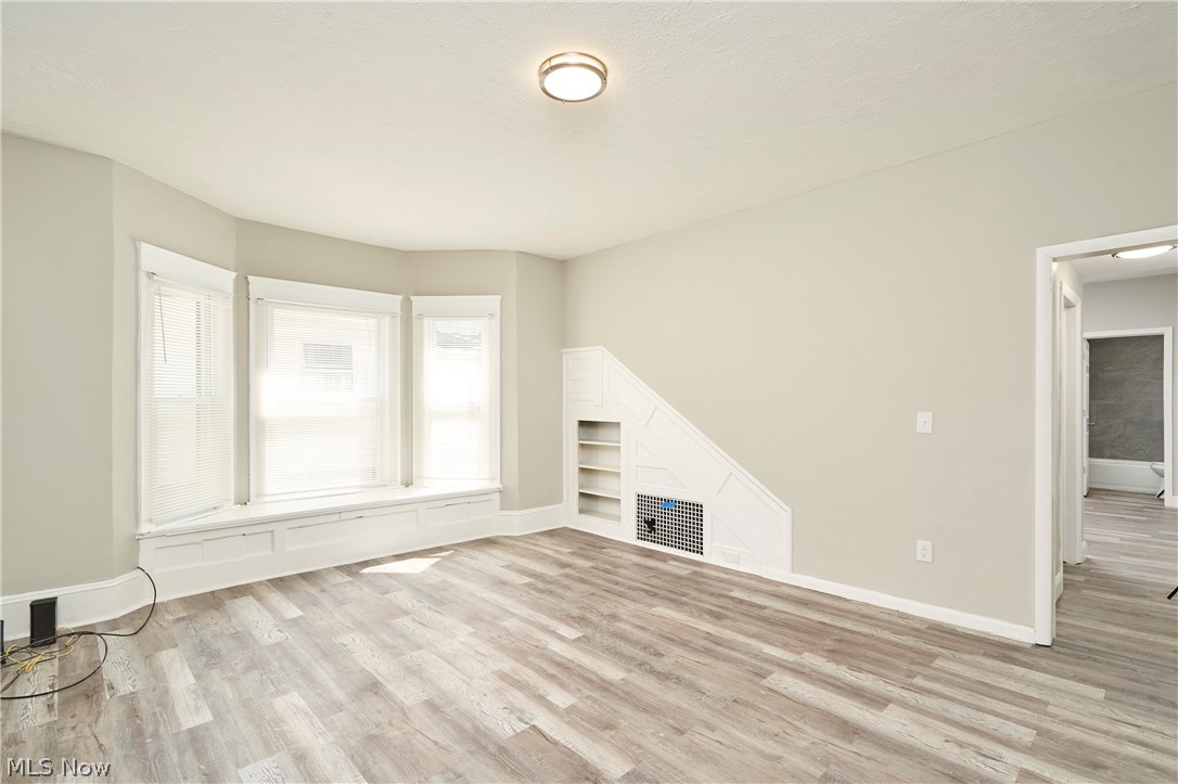 9100 Miles Avenue Property Photo 24