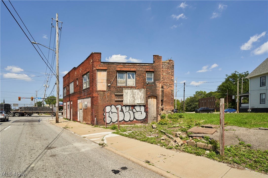9100 Miles Avenue Property Photo 33