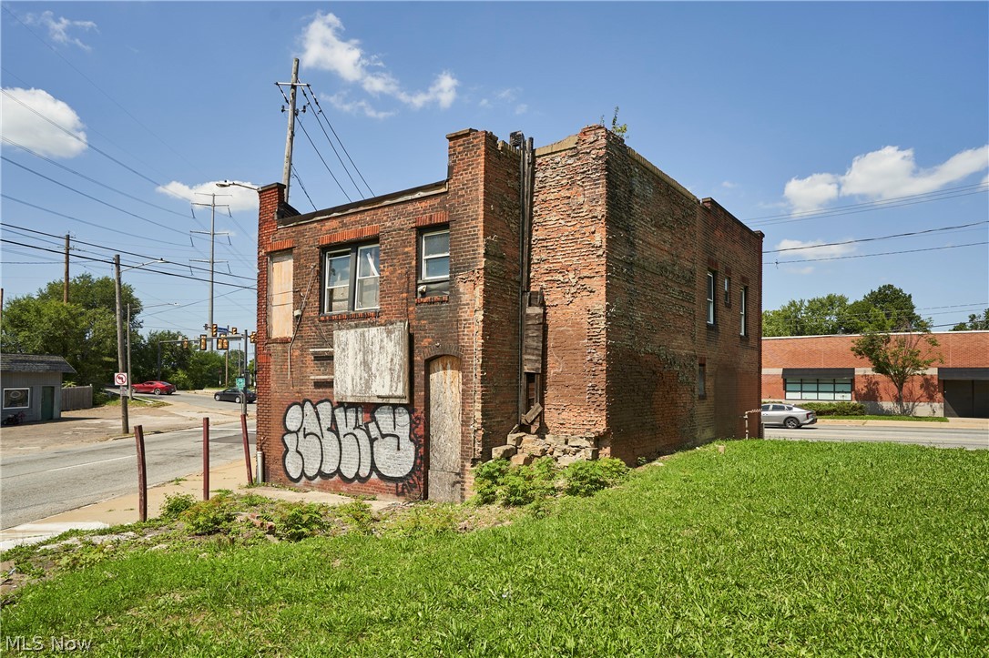 9100 Miles Avenue Property Photo 34