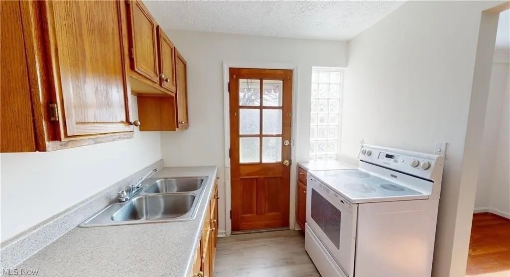 20460 Lakeshore Boulevard Property Photo 7