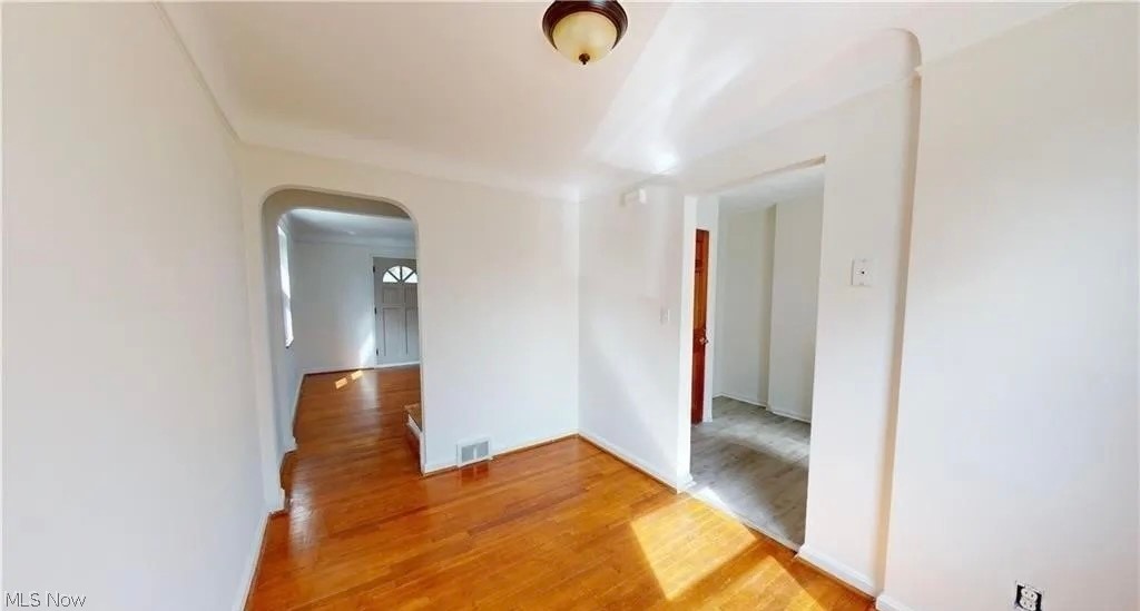 20460 Lakeshore Boulevard Property Photo 8