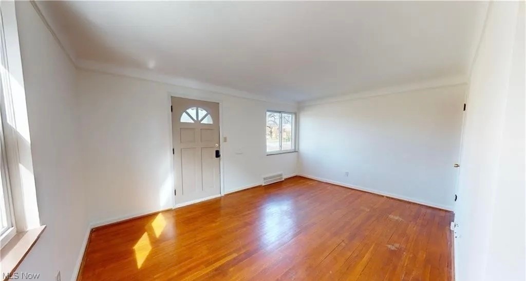 20460 Lakeshore Boulevard Property Photo 10