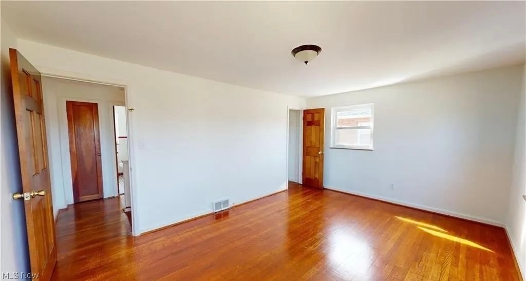 20460 Lakeshore Boulevard Property Photo 13