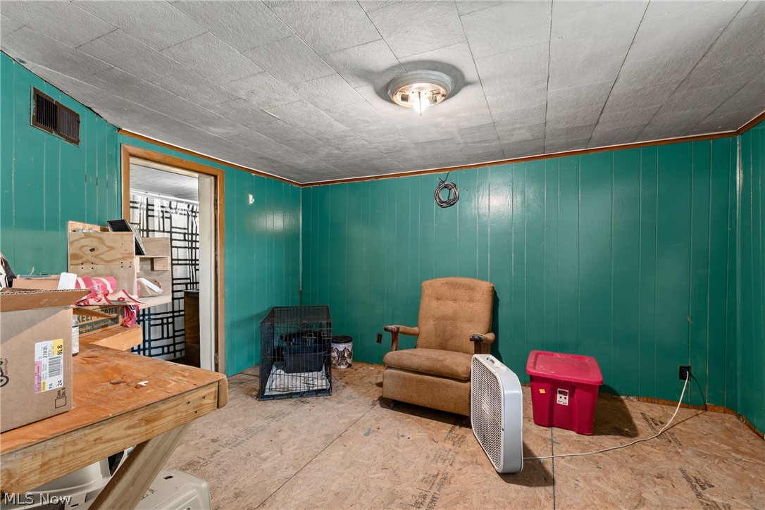 56448 Boyd Avenue Property Photo 16
