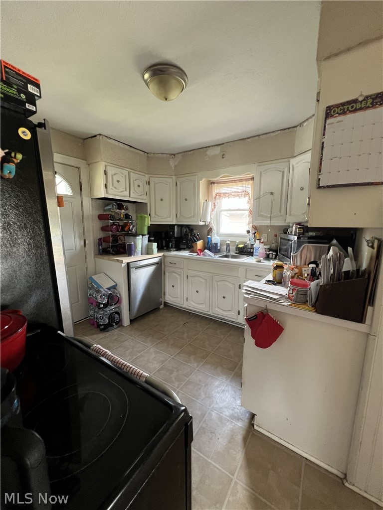 1891 E 33rd Street Property Photo 6