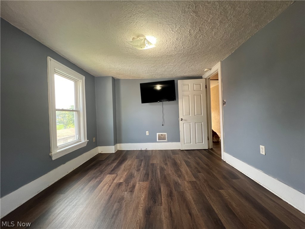 1891 E 33rd Street Property Photo 22