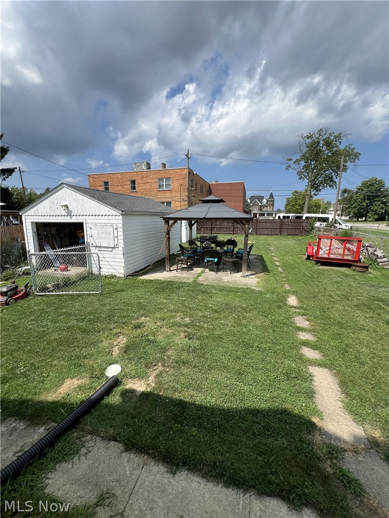 1891 E 33rd Street Property Photo 31