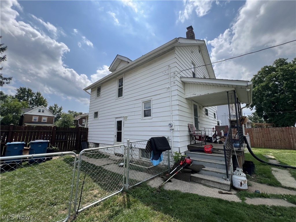 1891 E 33rd Street Property Photo 34