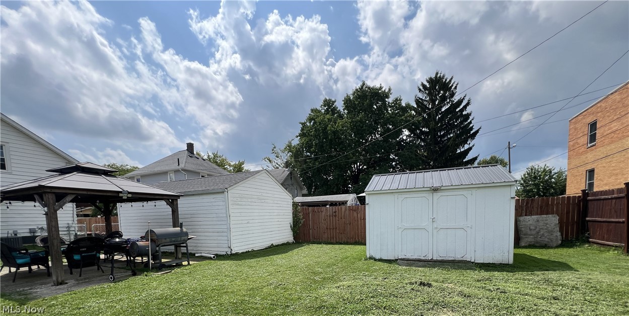 1891 E 33rd Street Property Photo 35