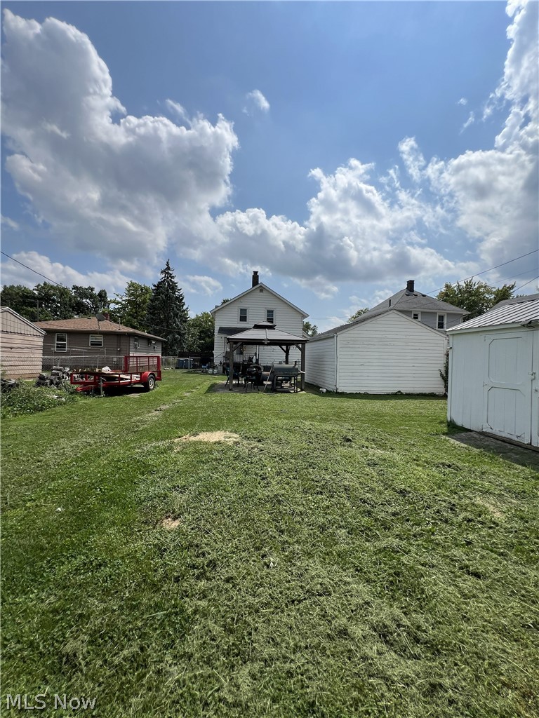 1891 E 33rd Street Property Photo 37